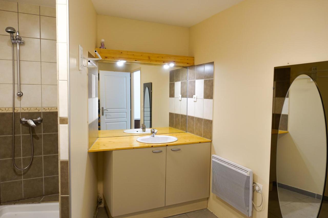 Appartement Spacieux Avec Terrasse Saint-André-dʼEmbrun 외부 사진